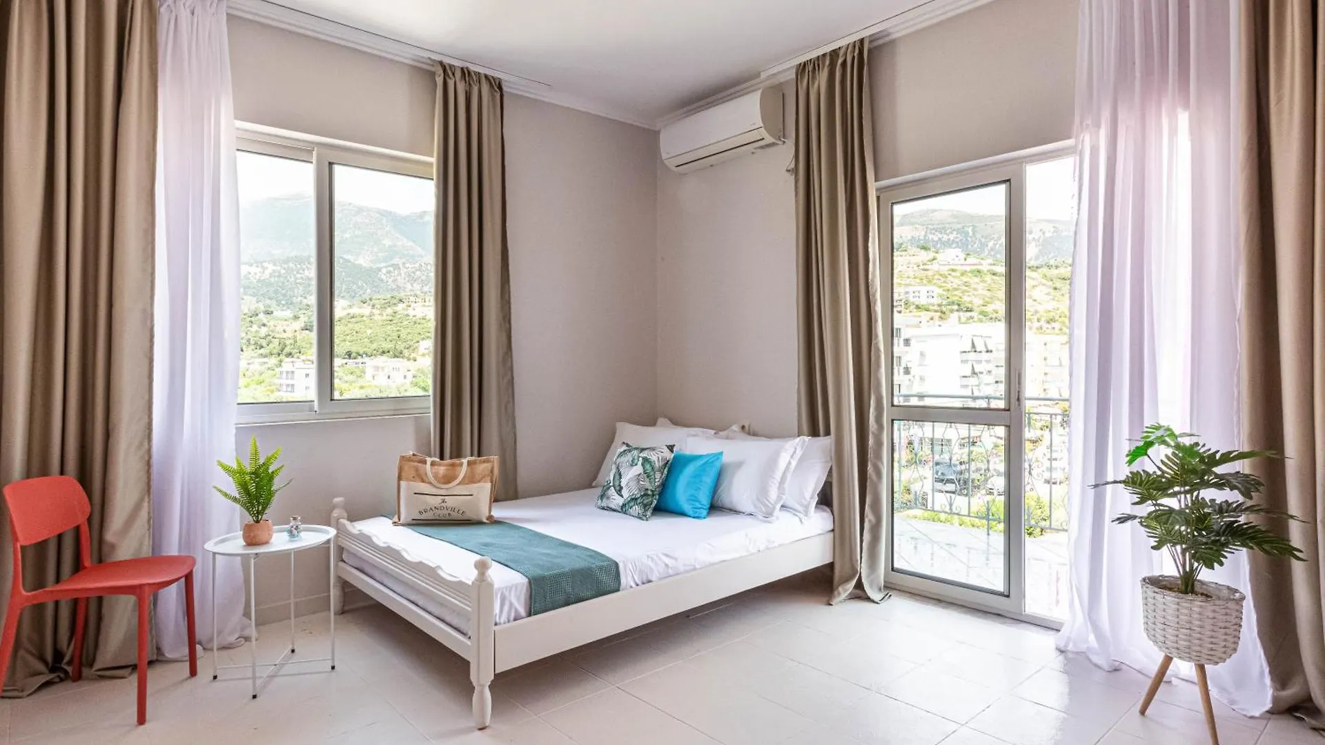 Himara City 13 - Central, Beach Access